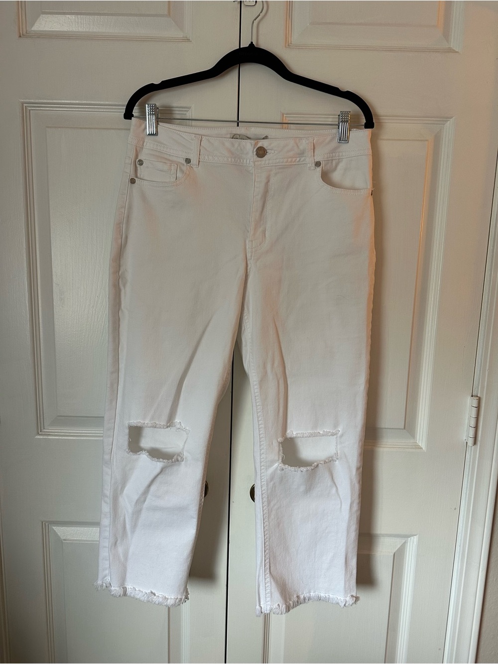 Cropped Distressed White Ankle Jeans